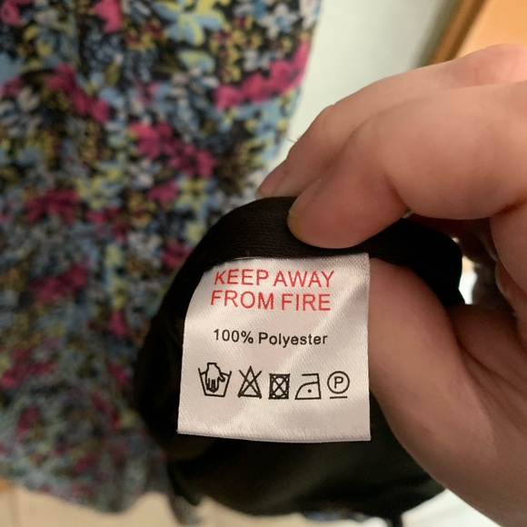 IN THE STYLE FLORAL DRESS 17” PTP - Picture 4 of 4